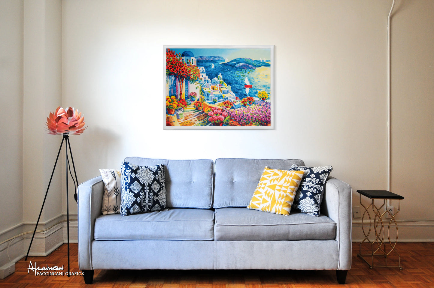 Grafica d'autore Faccincani Santorini in salotto moderno per portare luce e calore nell'ambiente di casa.